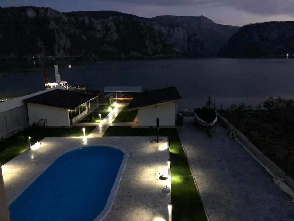 Vila Hercules Dubova Eksteriør billede